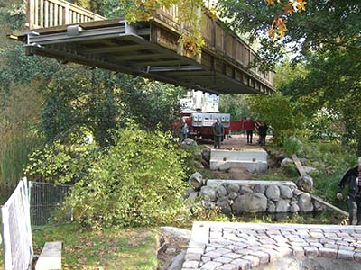 Bild 4: Neubau einer Holzbrücke: Parkanlage Berlin-Britz
